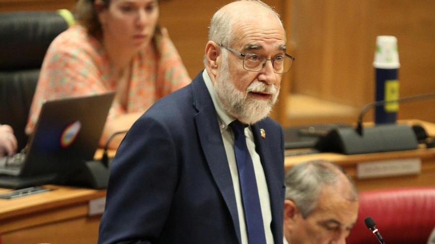 Domínguez dice que no es posible implantar "más moratorias" a la normativa de piscinas, vigente desde 2018