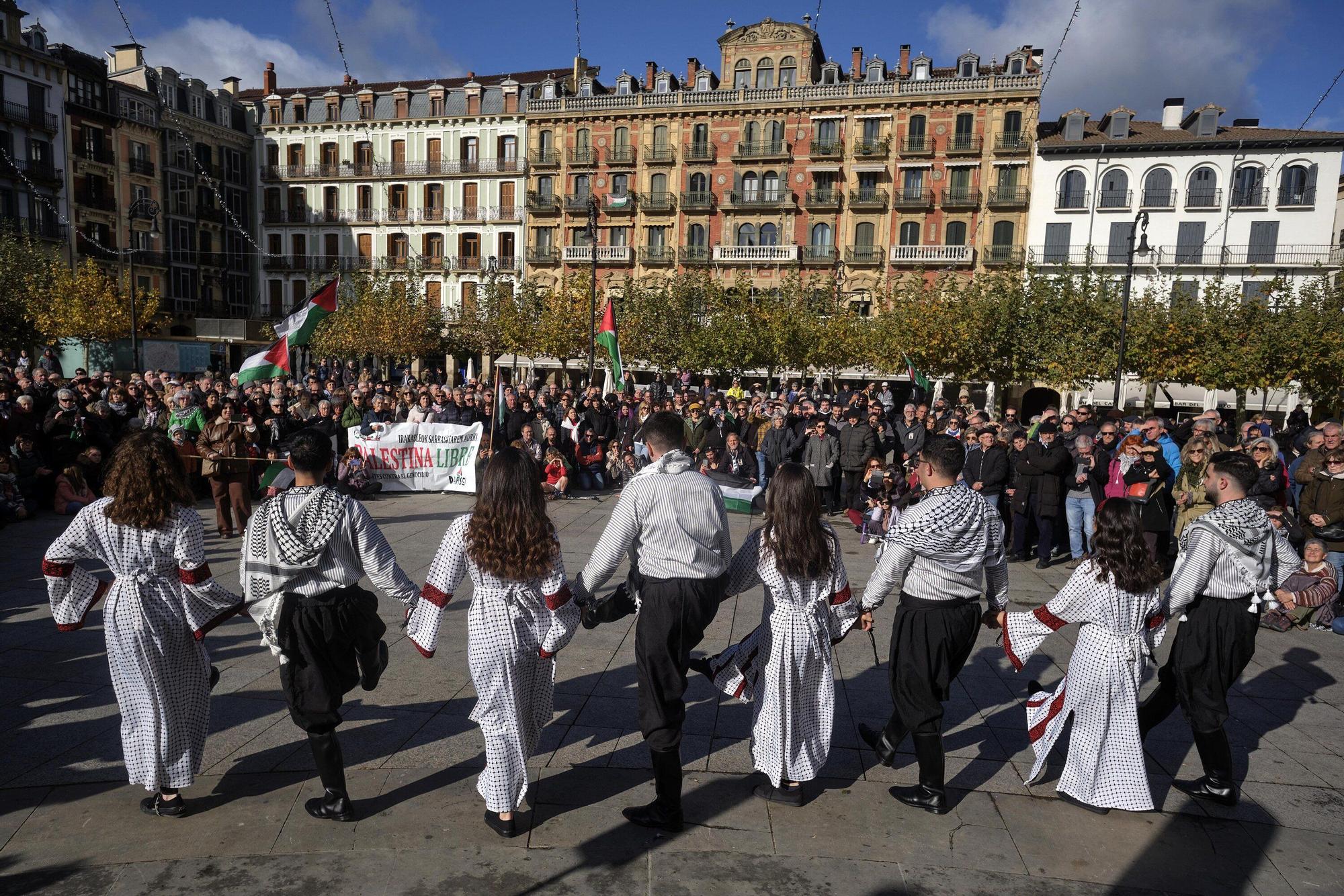 En fotos | Iruña reclama la "ruptura de relaciones con Israel"