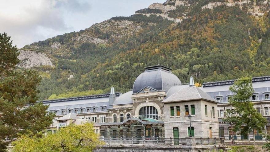 La estación de tren más bonita es el "Titanic de los Pirineos" y está a menos de dos horas de Pamplona, según la revista Viajar