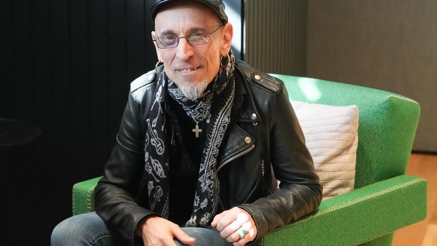 “Me quito el ego, como la chupa, al llegar a casa, para no ser un gilipollas”