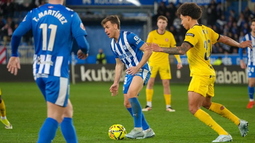 Enfado de Mendizorroza con los cambios de Coudet