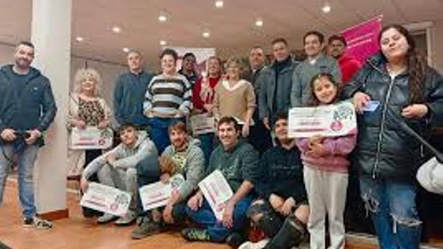 Abanto entrega 16.700 euros a los emprendedores del municipio
