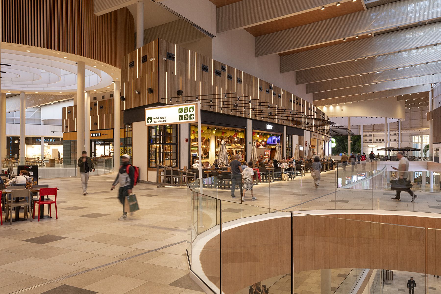 Algunas imáganes del renovado centro comercial El Boulevar