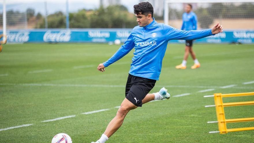 Tenaglia se apunta al estreno del Alavés y Novoa apura opciones
