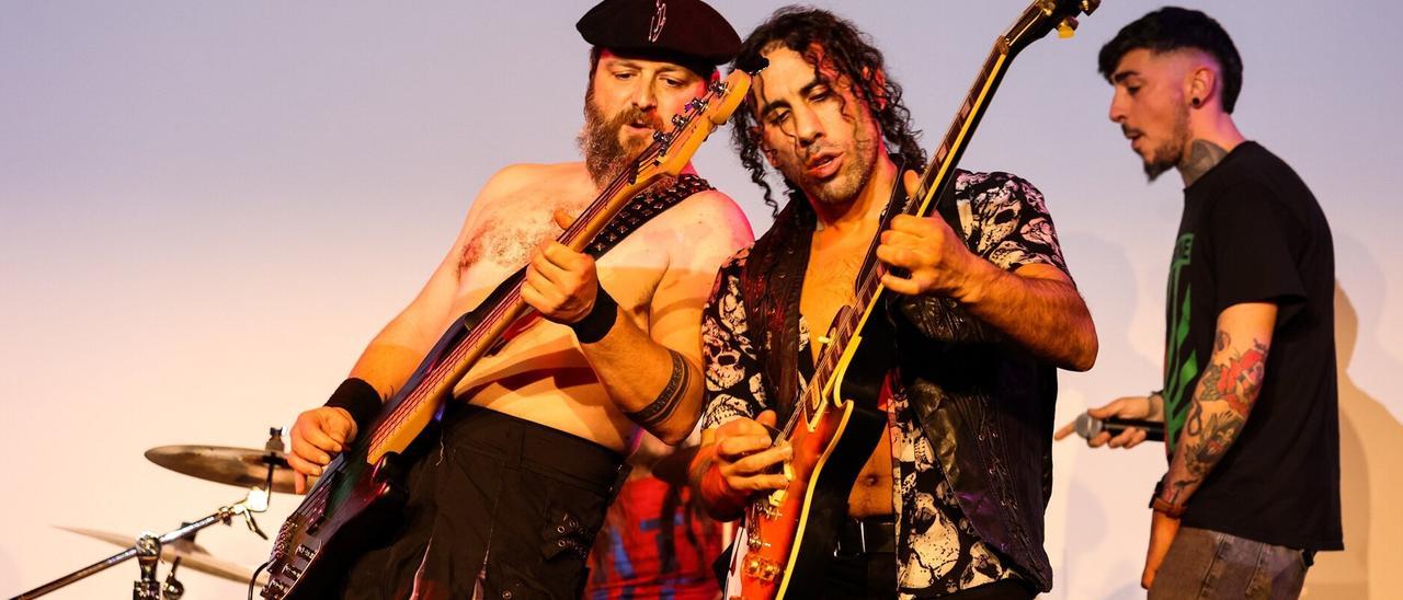 Deklibe: &quot;Nos gustaría ir tocando por todas las salas pequeñas de Euskal Herria y la península&quot;