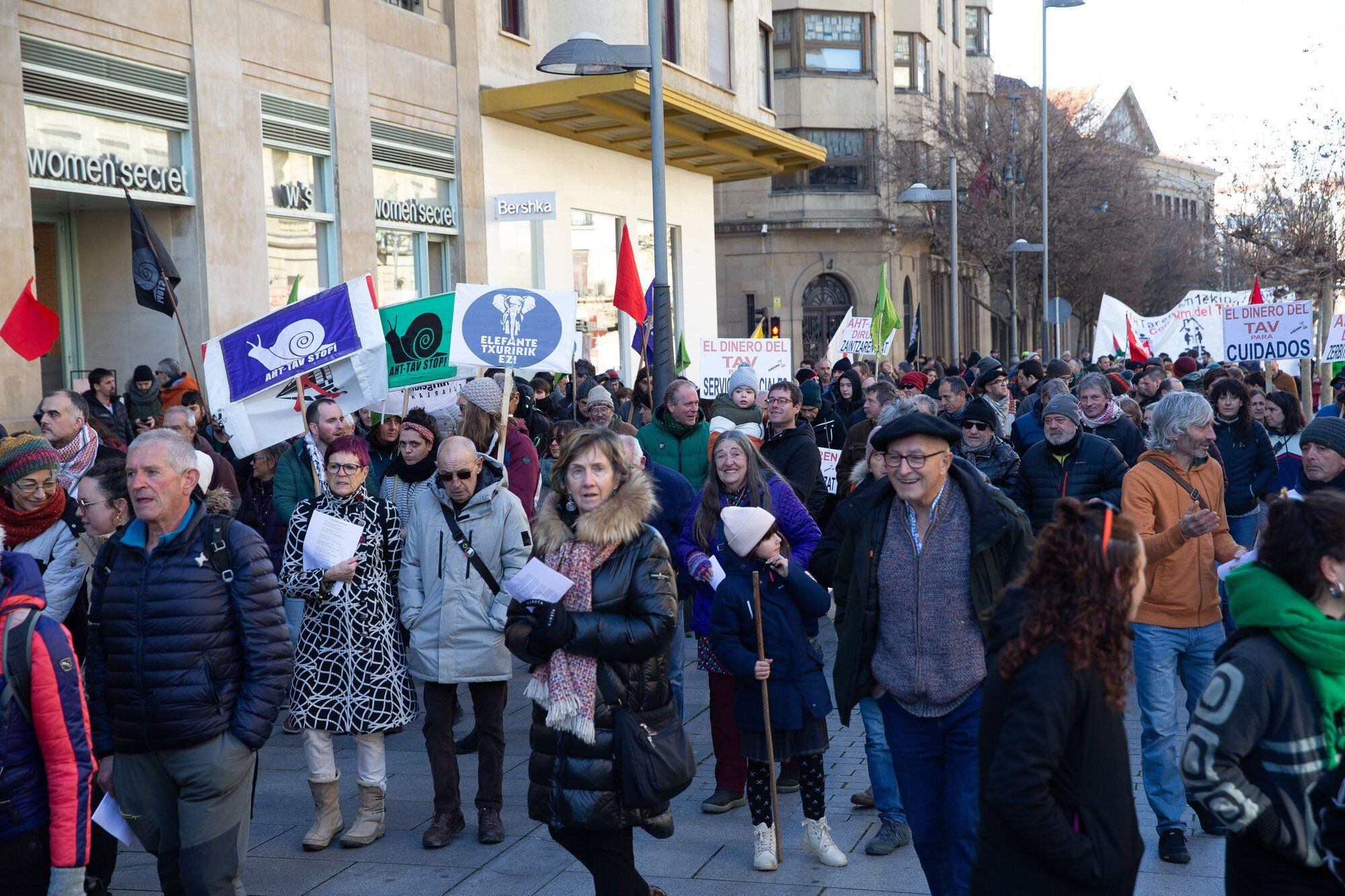 Manifestación en Pamplona contra el TAV y por un tren social