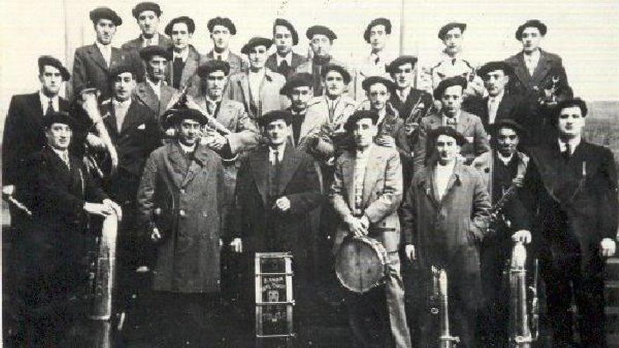 Los integrantes de la Banda de Música de Tolosa en una fotografía de comienzos del siglo XX. Foto: N.G.