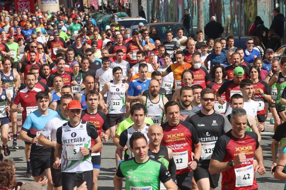 Imágenes de la carrera de Hiru Herri en Huarte este domingo