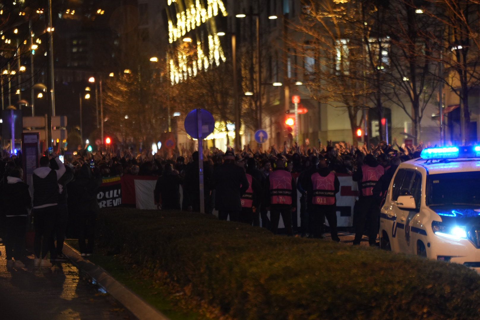 En imágenes: la afición del PSG, rumbo a San Mamés
