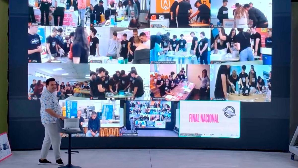 El periodista Alberto Guzman presentó la gala en streaming desde Tudela