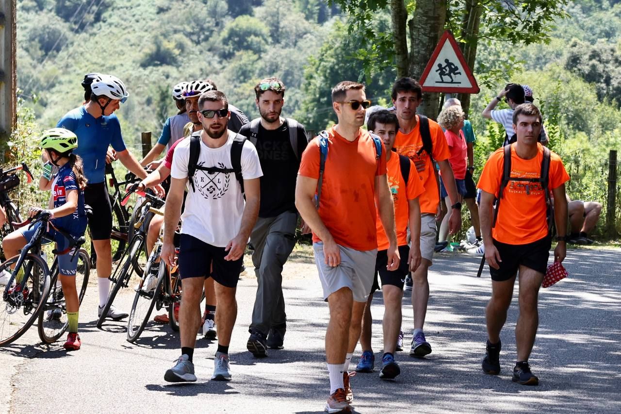 Clásica San Sebastián: Gran ambiente en el puerto de Murgil