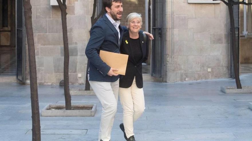 El conseller de Salud, Antoni Comín, y la de Educación, Calara Ponsatí.