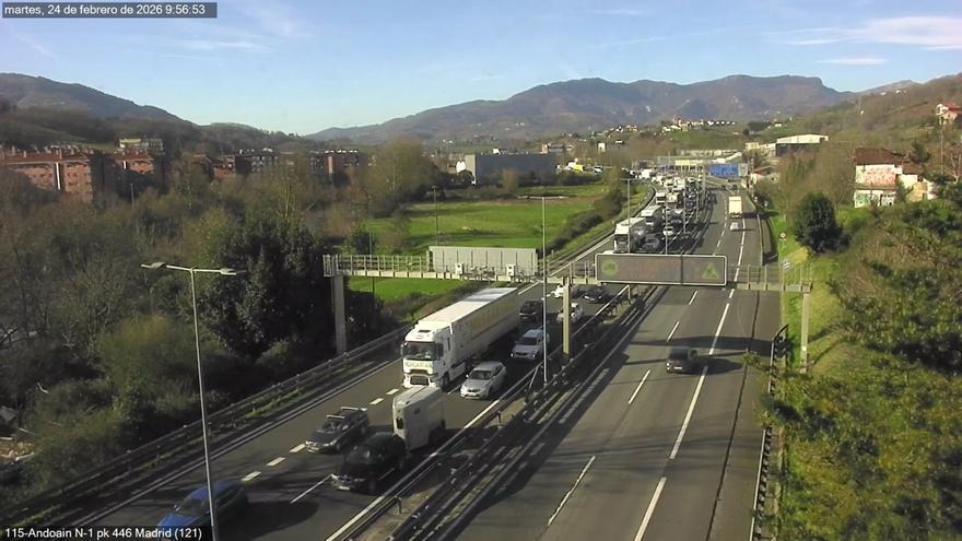 Accidente en la N-1 en Andoain: terminan las retenciones