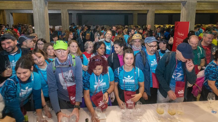 Además de la marcha y las carreras, en la Wine Run Rioja Alavesa también existen otras actividades como la degustación de vinos de la zona.
