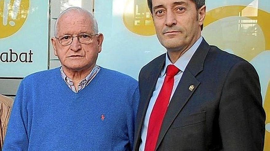 Gurrutxaga, en 2011, con el entonces diputado foral Pello Gonzalez.