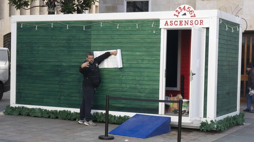 Todo listo para que el Ascensor Mágico de la plaza Arca se eleve