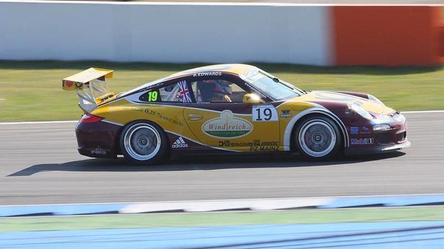 El piloto británico Sean Edwards muere tras un choque frontal