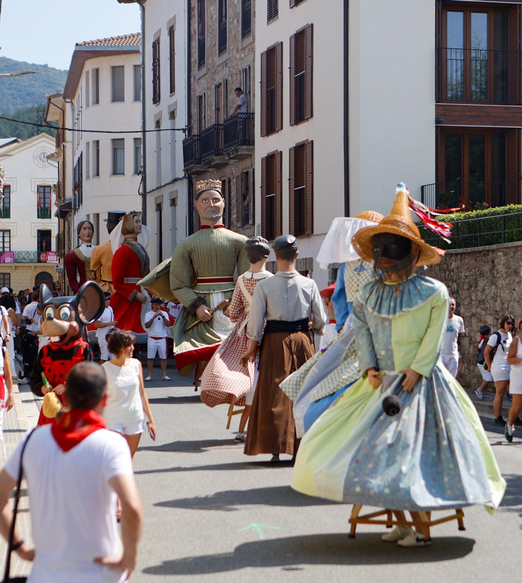 Fotos del Día de la Infancia en las fiestas de Aoiz