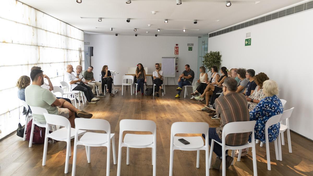 Segunda reunión de la Mesa de Navidad de Pamplona.