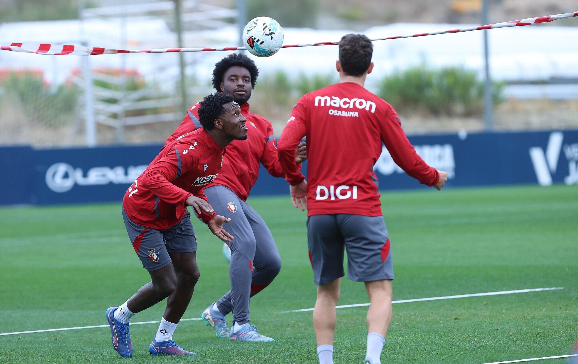 Fotos del entrenamiento de Osasuna (12/09/2025)
