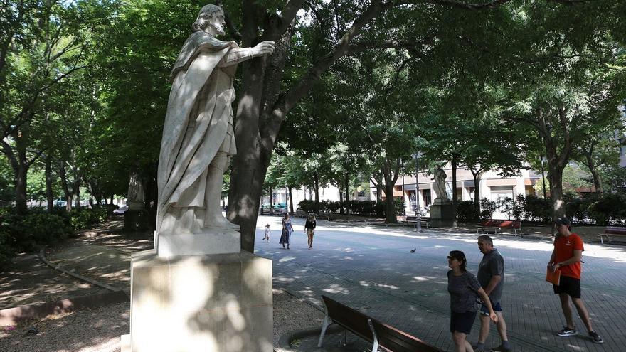 &quot;El traslado de las estatuas del paseo Sarasate cuenta con el informe favorable de Príncipe de Viana&quot;