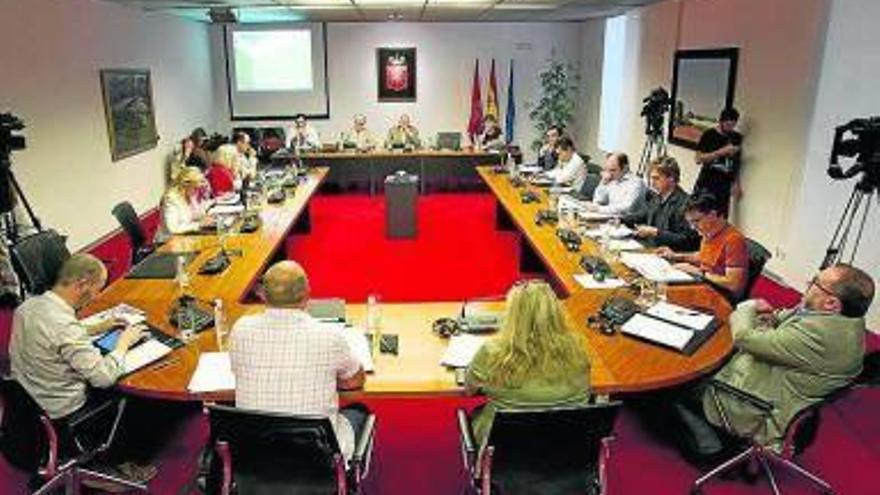 El Parlamento foral decidirá  sobre el futuro  de la deuda de Osasuna  con Hacienda
