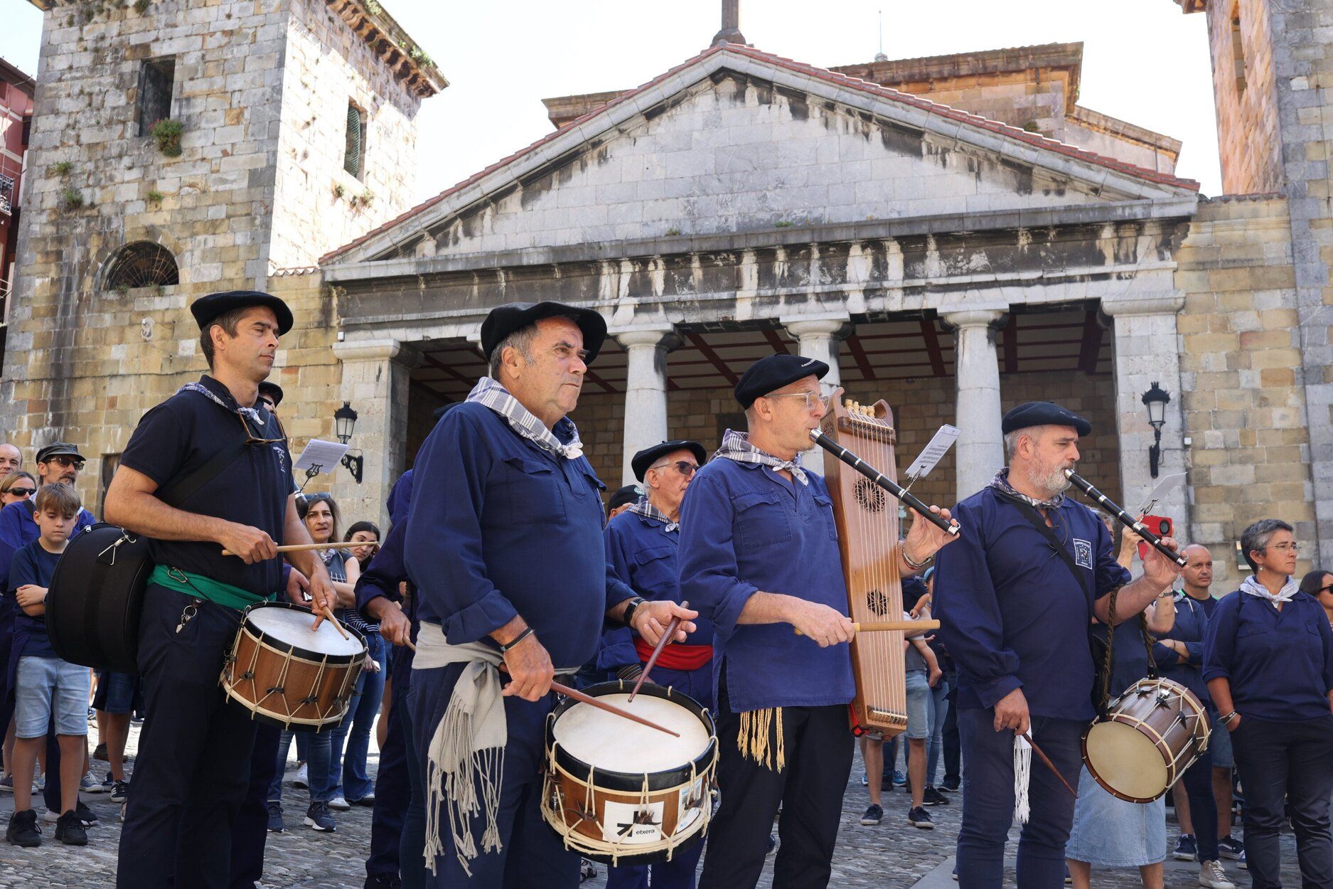 Madalenas en el Ayutamiento de Bermeo.