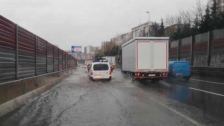 El Gobierno vasco no aprecia por el momento riesgo de inundaciones pese a las "persistentes" lluvias