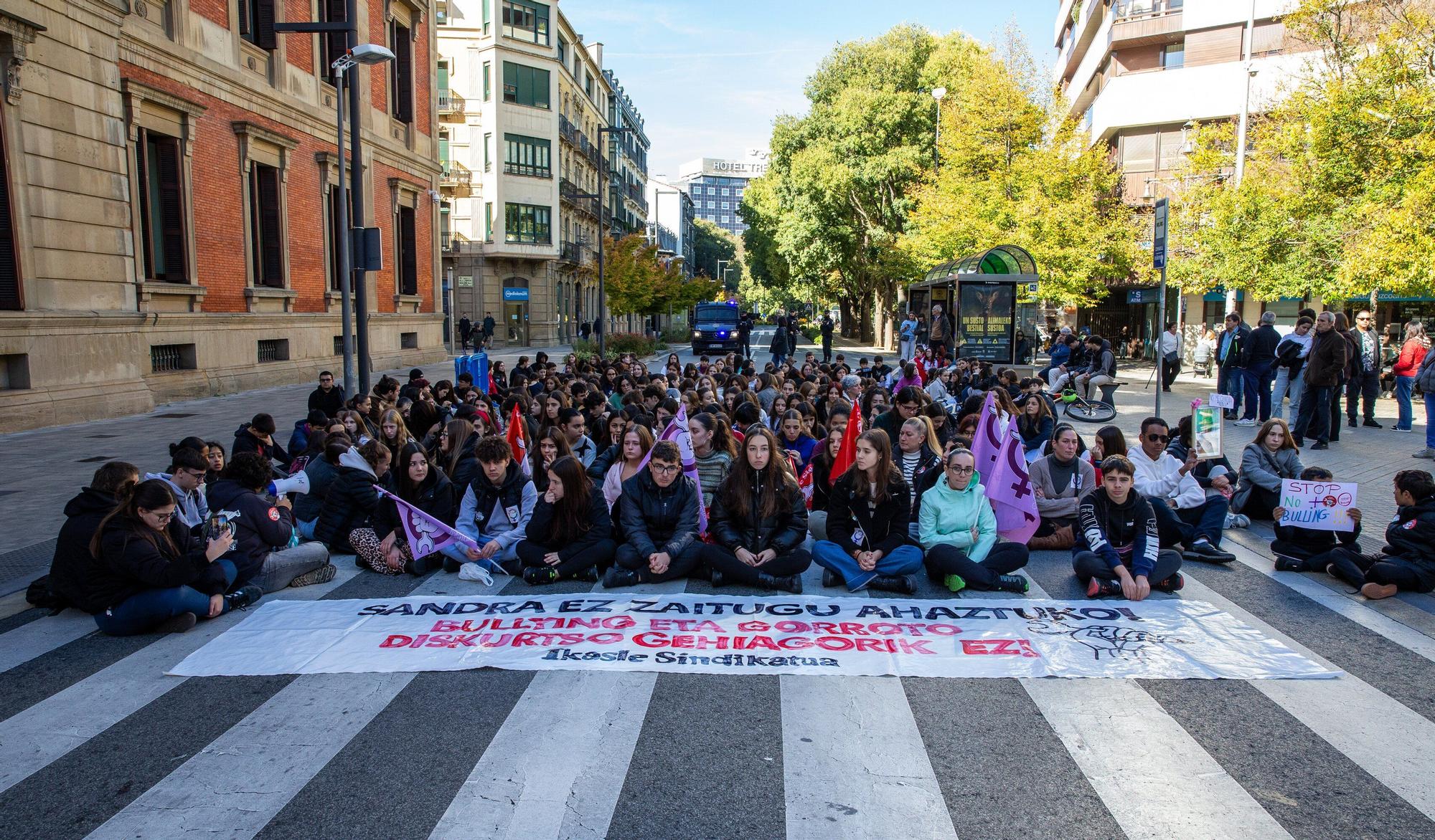 Protesta estudiantil en Pamplona por la muerte de la joven Sandra Peña