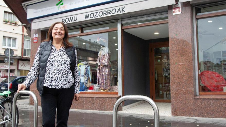 Una mítica tienda de Vitoria cambia de barrio "con una acogida extraordinaria"