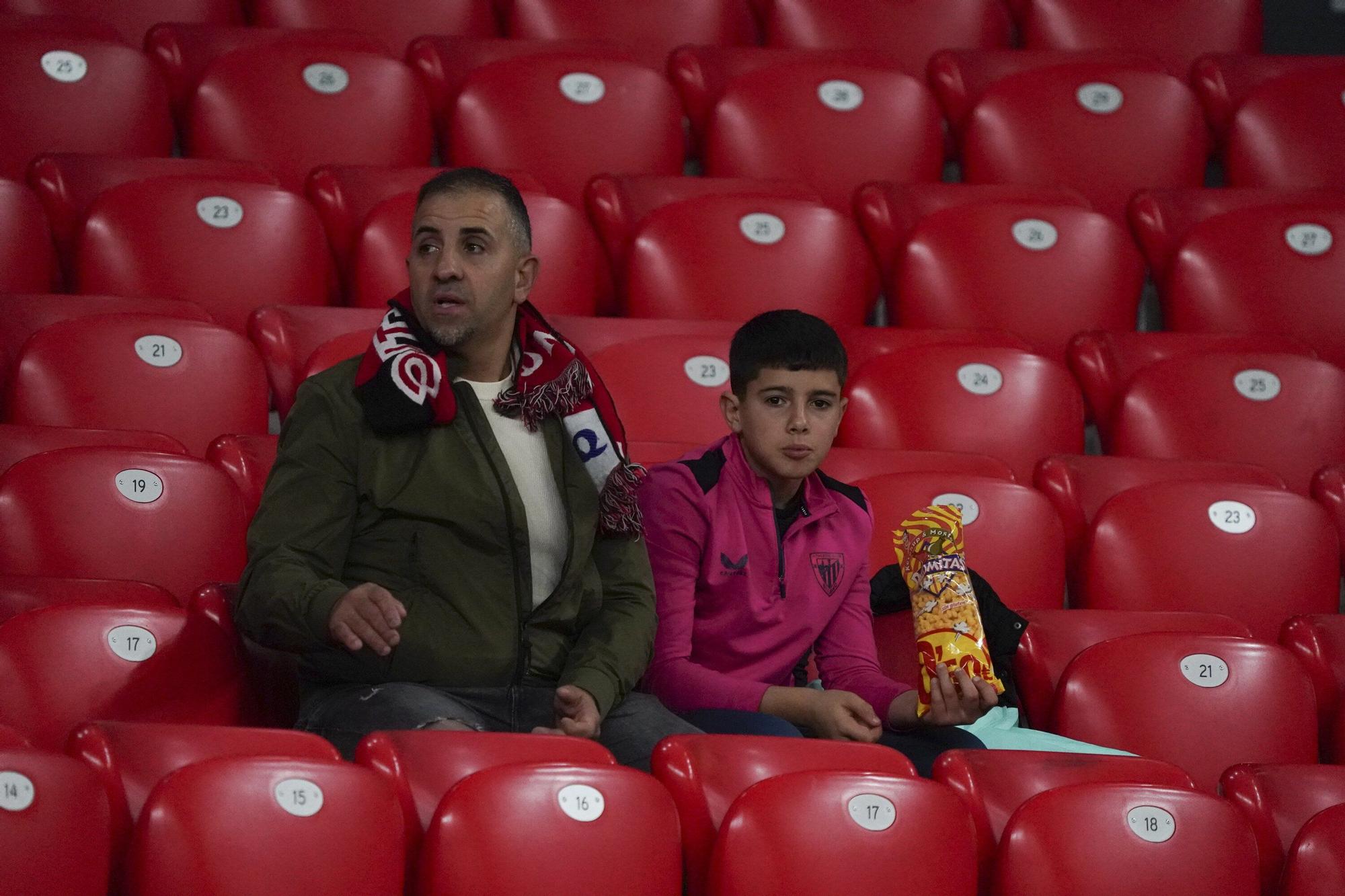 ¿Has estado en San Mamés viendo el Athletic-Atlético? Búscate en nuestra galería