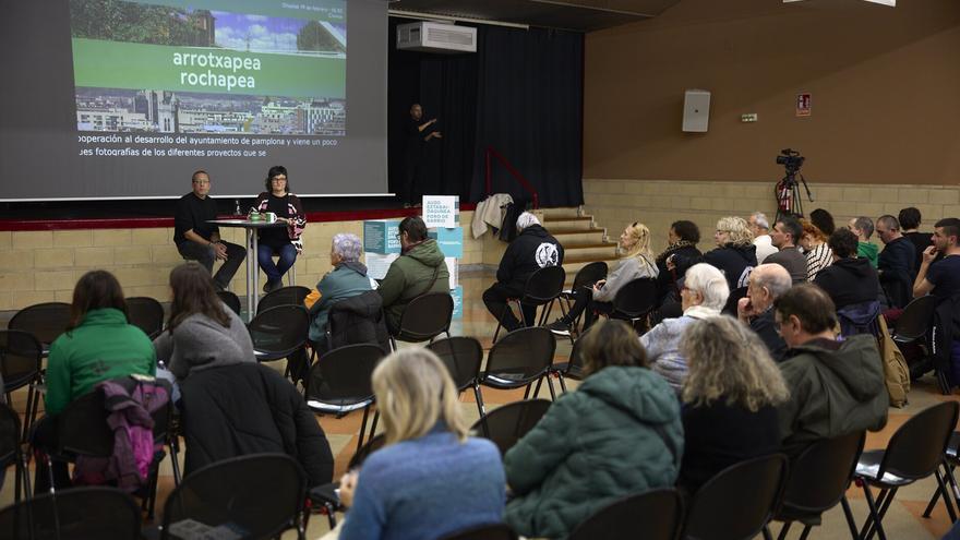 Pamplona atiende las quejas vecinales y no habrá otra Champions Burger en la Runa
