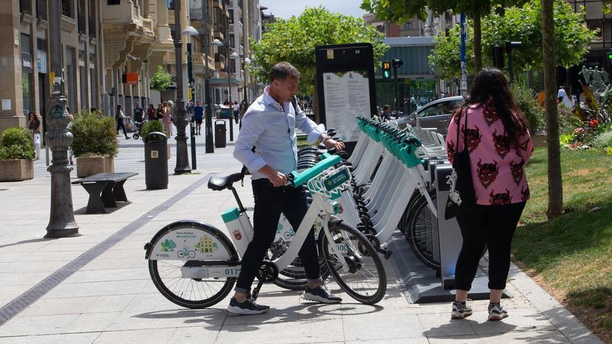 Pamplona conserva el servicio de bicis eléctricas tras anular la concesión a Ride On