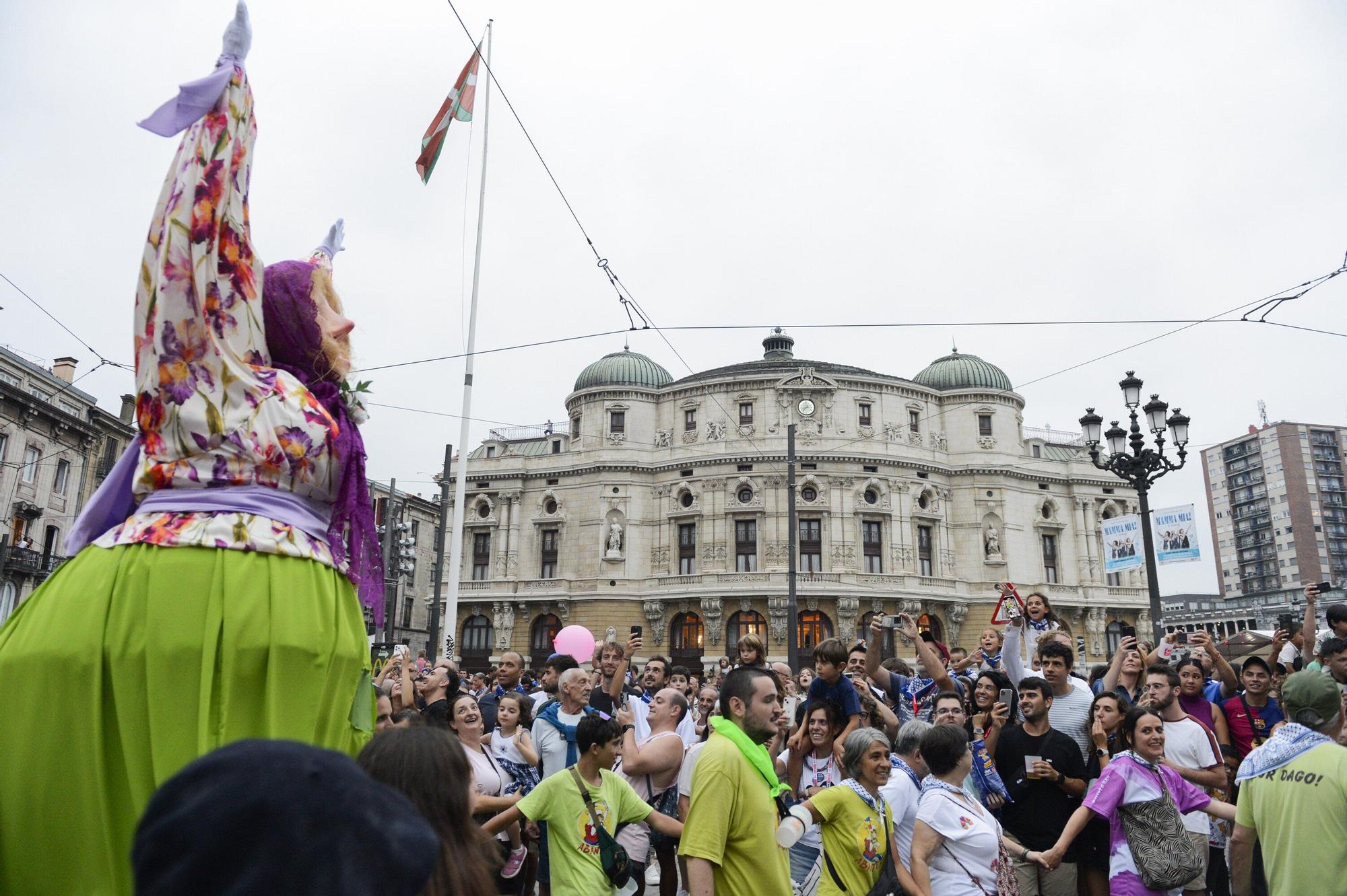 Bilbao está de fiesta: fotos del primer día de Aste Nagusia 2025