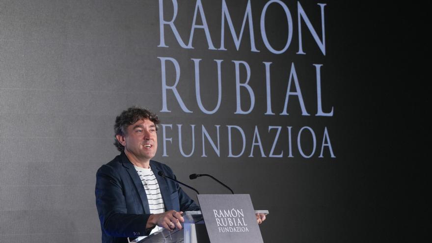 Andueza llama a frenar la "ola reaccionaria" y reivindica el papel del progresismo en Europa