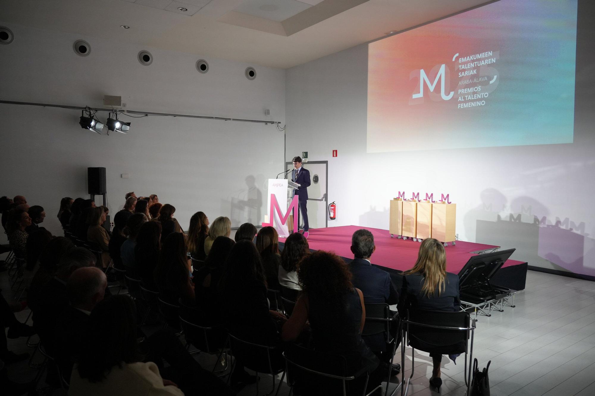 En imágenes: AMPEA premia a cuatro mujeres alavesas con una "extraordinaria trayectoria" profesional