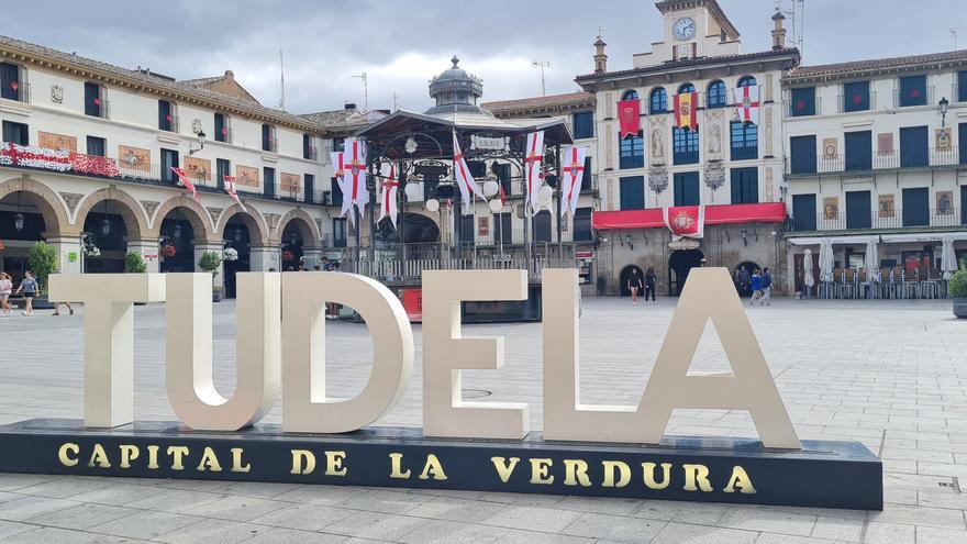 Tudela se viste de gala para esperar el cohete