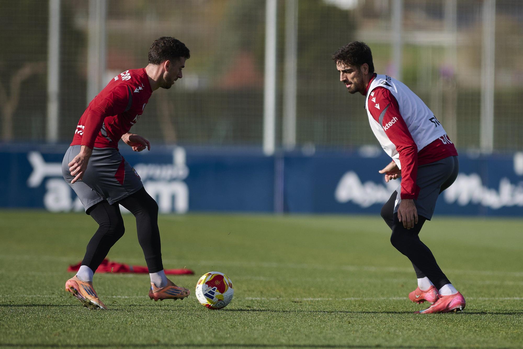 Fotos del entrenamiento de Osasuna (30 de noviembre de 2025)