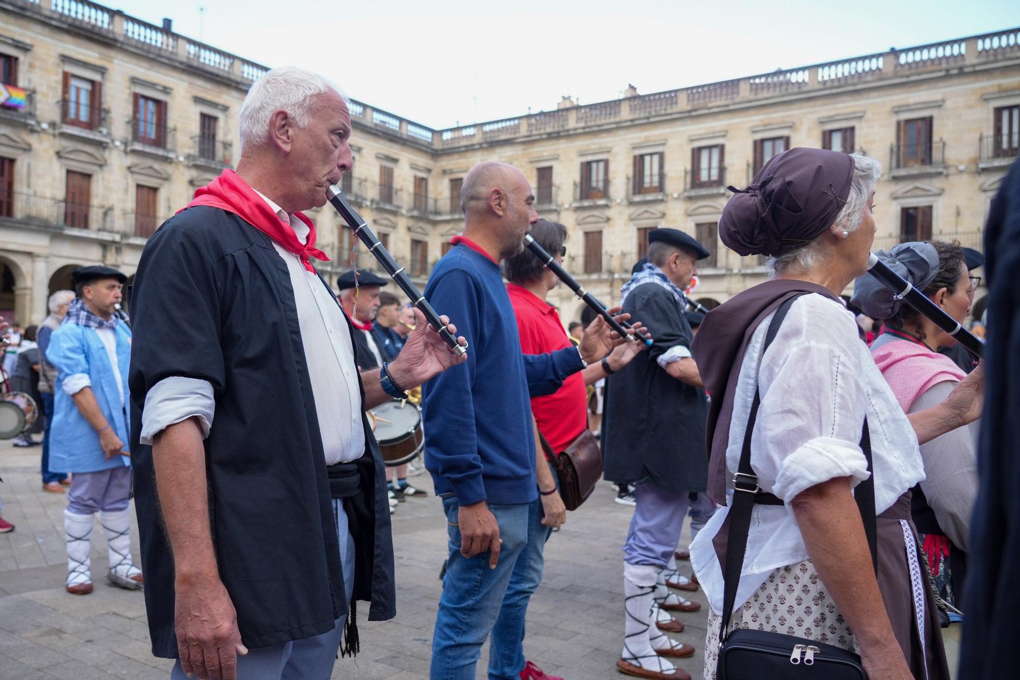En imágenes: Las dianas llaman a la fiesta en el día de Santiago
