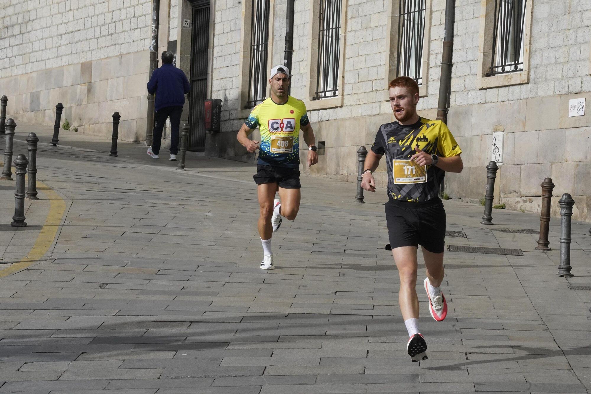 En imágenes: Miles de personas conquistan la Almendra de Gasteiz