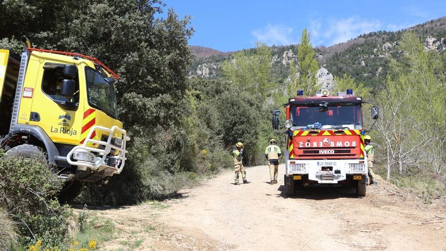 Controlado el incendio forestal en Álava que se extendió desde La Rioja