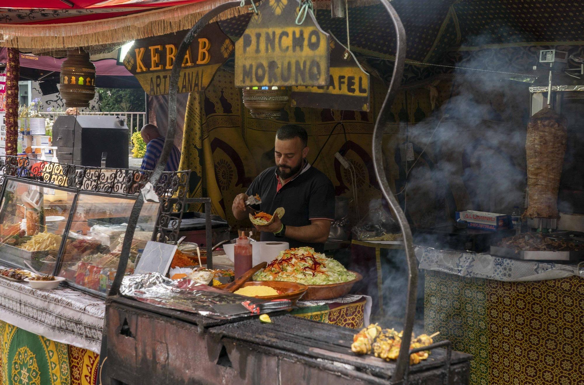 En imágenes: El zoco árabe en la plaza Juan de Ayala