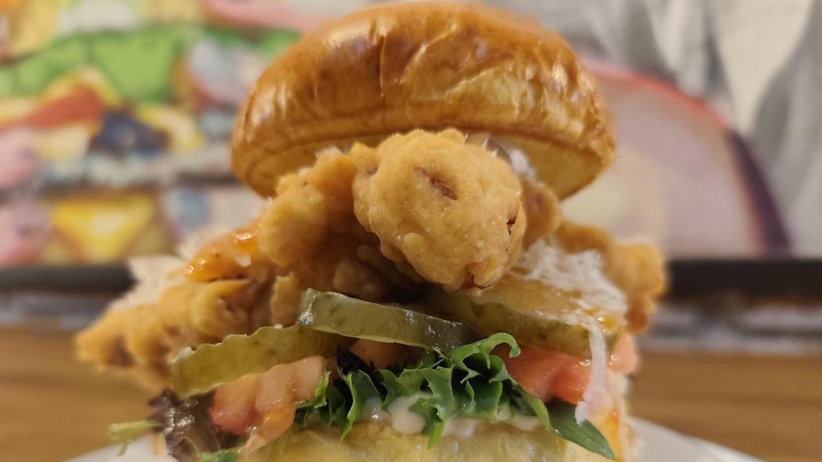 La creación hamburguesa Sweet Bastard del restaurante Bandaliko se proclamó ganadora de la categoría de pollo y autonómica