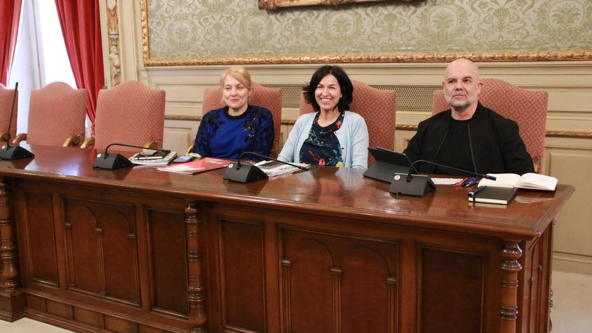 El grupo municipal del PSN, Laura Saéz, Olga Chueca e Iván Romo