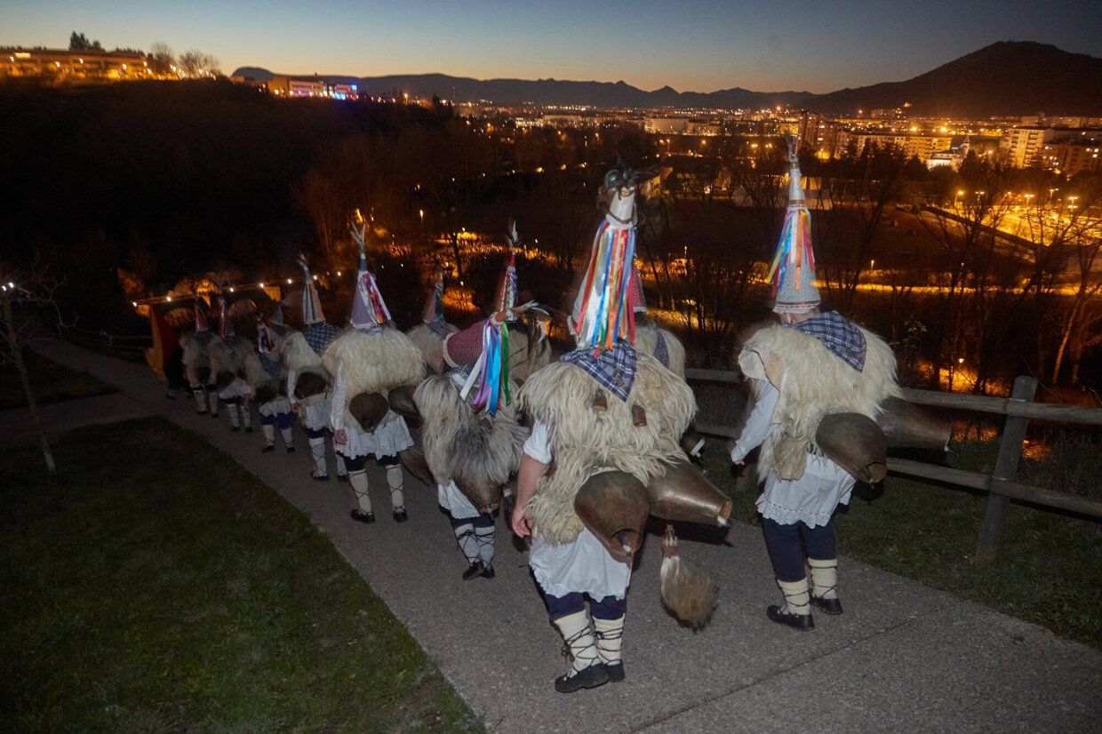 Burlada recibe a Olentzero y Mari Domingi