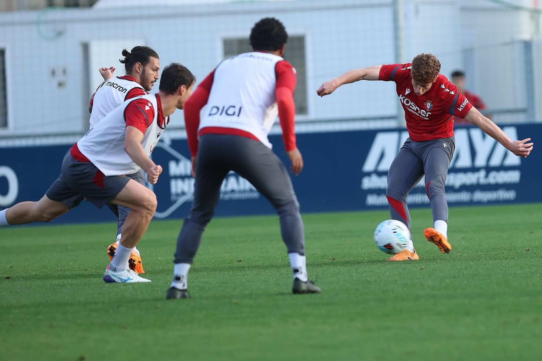 Entrenamiento de Osasuna en Tajonar del lunes 13 de octubre de 2025