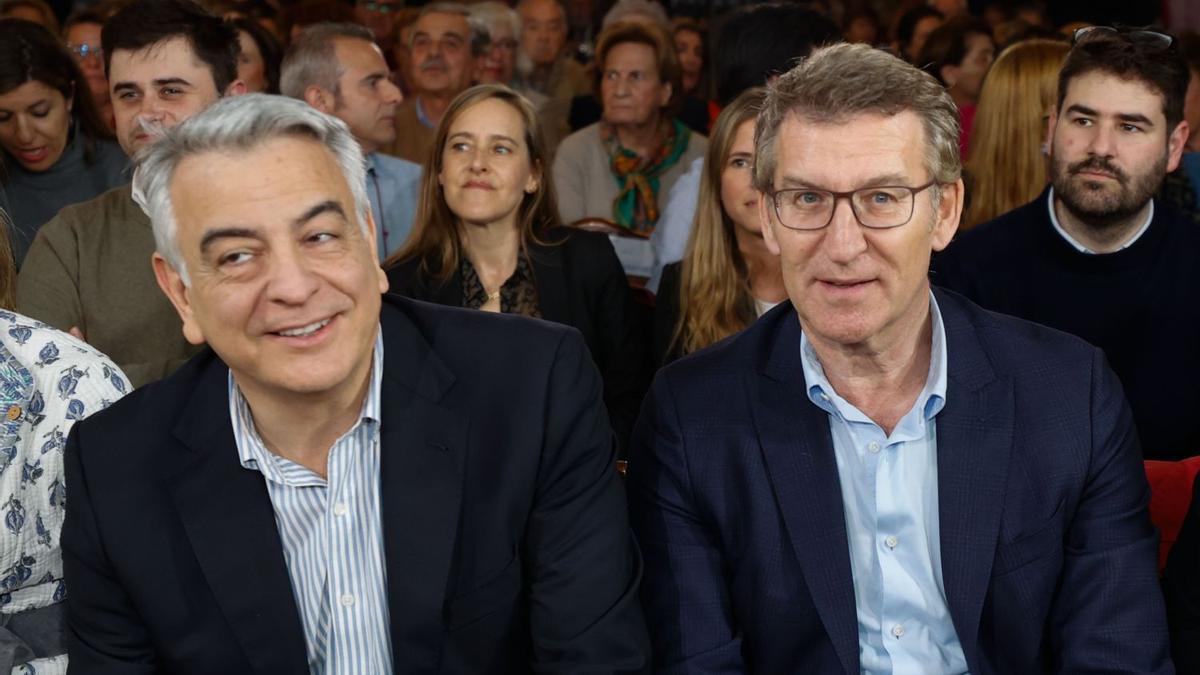 Feijóo, arropando al candidato De Andrés.