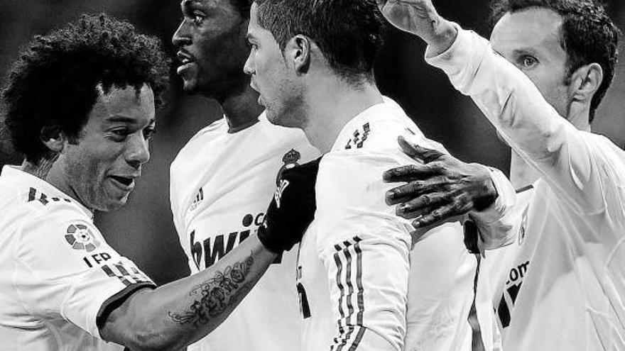 Ronaldo, tercer gol y lesión