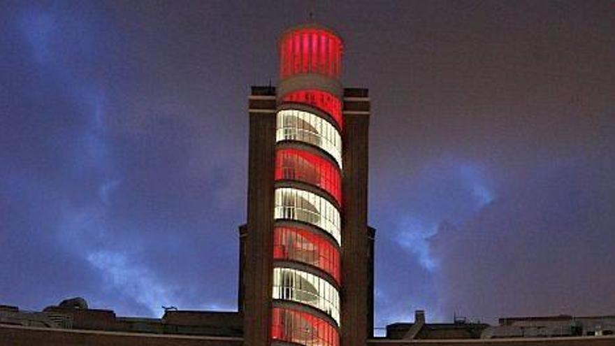 Las escaleras del hospital de Cruces, iluminadas de rojiblanco