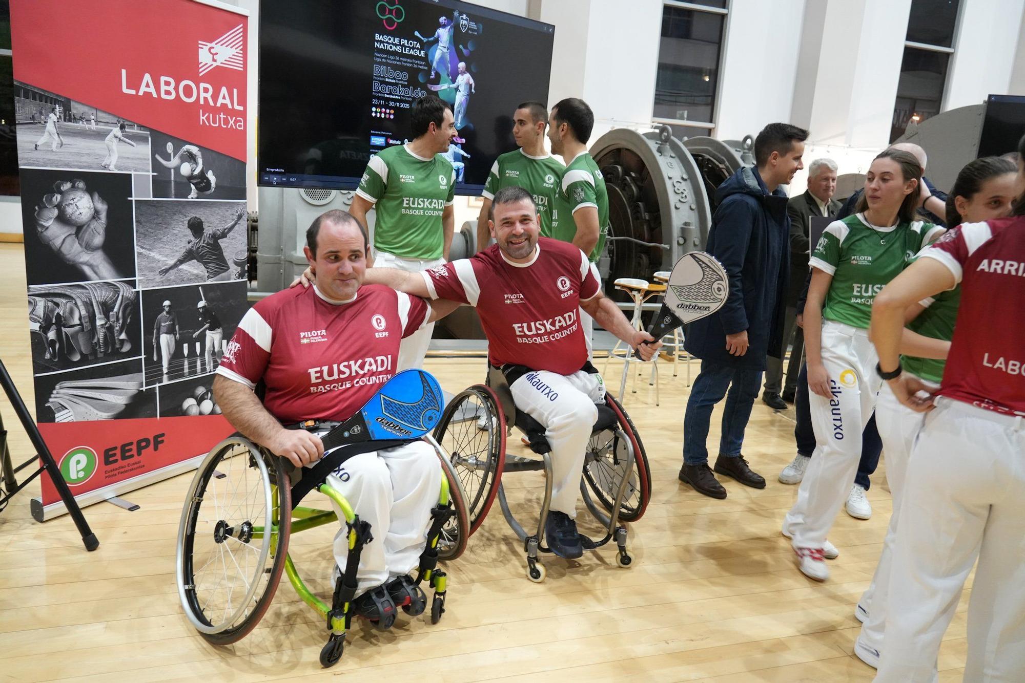 La Federación de Euskadi presenta a los pelotaris de Euskal Selekzioa que competirán en la Liga de Naciones de 36 metros en Bilbao.